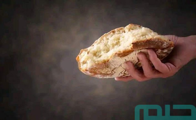 تفسير إعطاء الخبز في المنام للميت تفسير إعطاء الخبز في المنام للميت