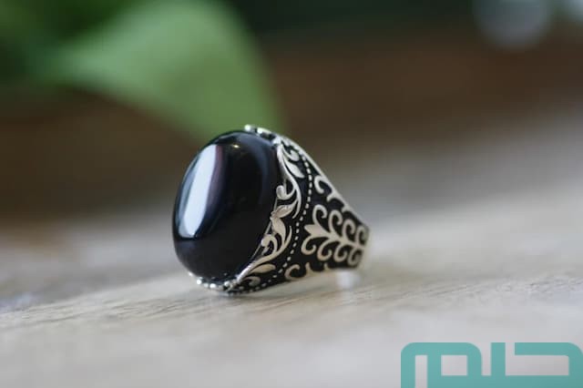 تفسير الخاتم الأسود في المنام تفسير الخاتم الأسود في المنام