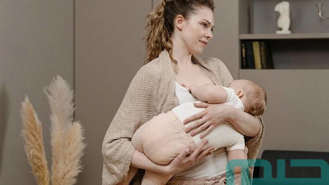 تفسير حلم رؤية إرضاع طفل للعزباء في المنام 2 تفسير حلم إرضاع طفل للعزباء