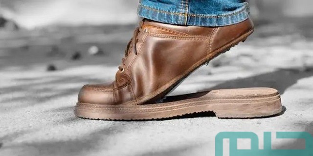 تفسير حلم الحذاء المقطوع في المنام تفسير حلم الحذاء المقطوع في المنام