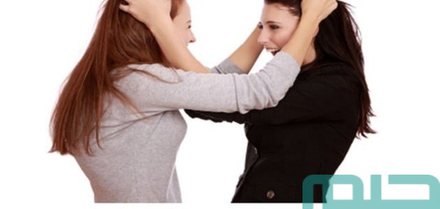 تفسير حلم رؤية الشجار بالكلام مع الأخت في المنام وعلاقته بالفتنة 2 تفسير حلم الشجار بالكلام مع الأخت
