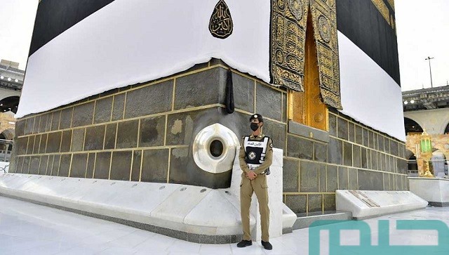 تفسير حلم رؤية تقبيل الحجر الأسود في المنام تفسير حلم رؤية تقبيل الحجر الأسود في المنام