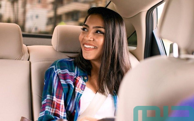 تفسير حلم ركوب السيارة في المقعد الخلفي مع شخص غريب في المنام 2 تفسير حلم ركوب السيارة في المقعد الخلفي