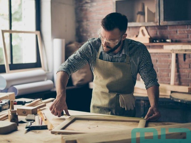 تفسير رؤية النجار في المنام