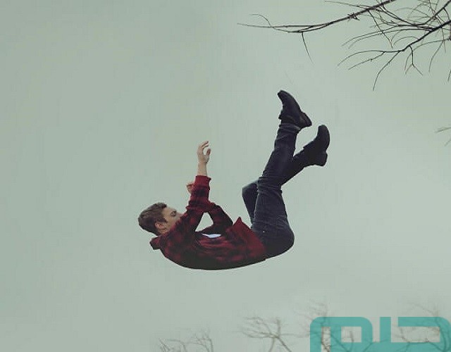 ما تفسير حلم السقوط من مكان مرتفع وخروج دم؟