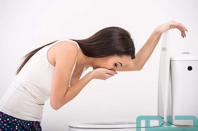 تفسير حلم رؤية القيء الأبيض في المنام وعلاقته بالعلاقة القوية 2 ما تفسير حلم القيء الأبيض؟