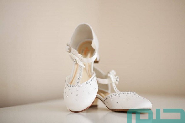 تفسير حلم رؤية الحذاء الأبيض في المنام وعلاقته بالزواج 2 ما تفسير رؤية الحذاء الأبيض في المنام؟