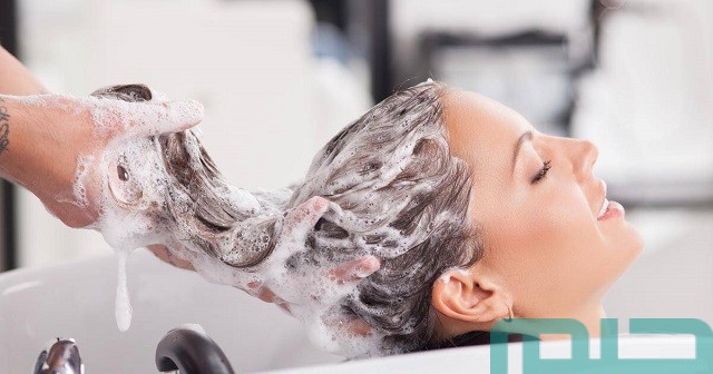 تفسير حلم رؤية غسل الشعر في المنام وعلاقته بالتقوى والصلاح 2 ما تفسير غسل الشعر في المنام للمطلقة؟