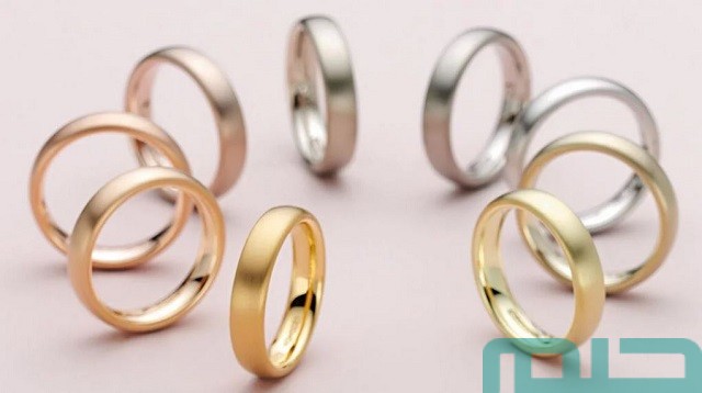 هل تغير لون الذهب دليل على تحسن الحالة المادية؟