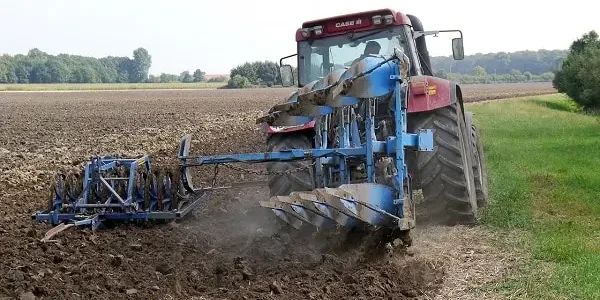 تفسير حلم رؤية آلة الحرث في المنام وعلاقته بالخير الوفير 1 تفسير آلة الحرث في المنام