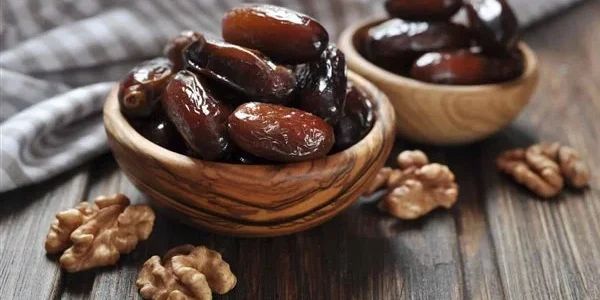 تفسير حلم رؤية التمر في الحلم وعلاقتها بالبركة 1 تفسير حلم رؤية التمر في الحلم