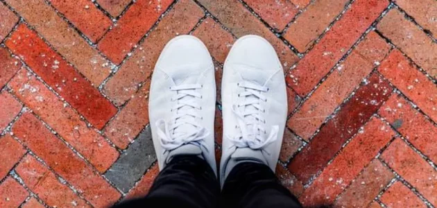 تفسير حلم رؤية الحذاء الأبيض في المنام وعلاقته بالزواج 1 ما تفسير رؤية الحذاء الأبيض في المنام؟